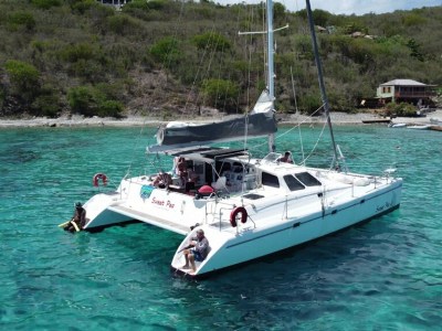 a small boat in a body of water